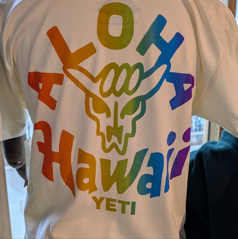 Yeti Aloha Hawaii Rainbow Shaka T-Shirt Medium